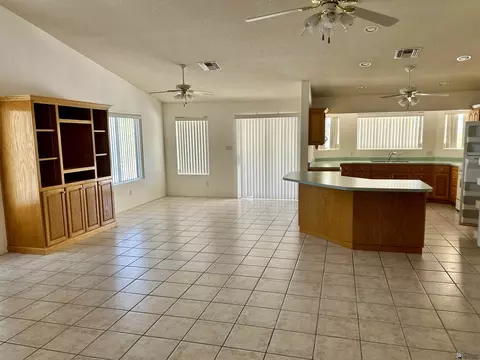 Living - 13411 E 37 Pl, Yuma, AZ 85367 photo 1 of 3