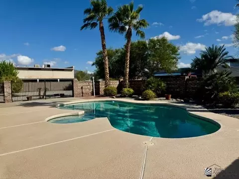 Exterior - 13411 E 37 Pl, Yuma, AZ 85367 photo 3 of 9