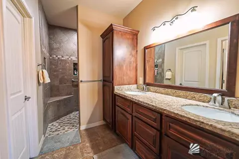 Bath - 10200 E 39 St, Yuma, AZ 85367 photo 1 of 4