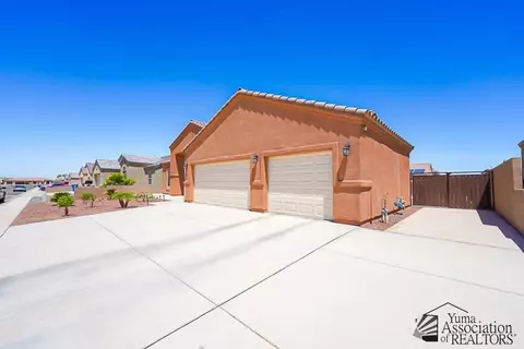 Exterior - 10200 E 39 St, Yuma, AZ 85367 photo 3 of 11