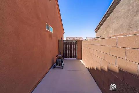 Exterior - 10200 E 39 St, Yuma, AZ 85367 photo 10 of 11