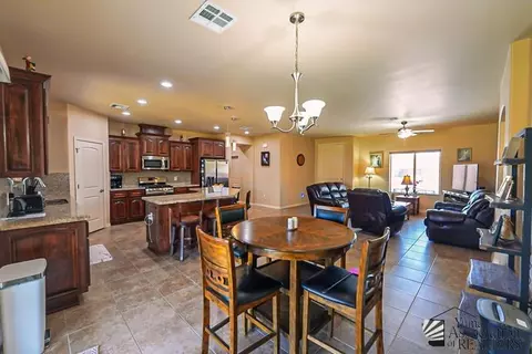 Kitchen - 10200 E 39 St, Yuma, AZ 85367 photo 1 of 4