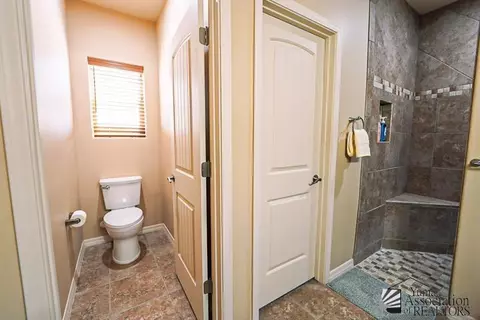 Bath - 10200 E 39 St, Yuma, AZ 85367 photo 3 of 4