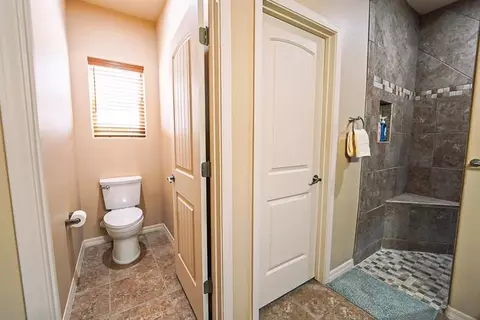 Bath - 10200 E 39 St, Yuma, AZ 85367 photo 3 of 4