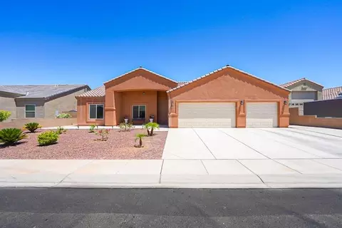 Exterior - 10200 E 39 St, Yuma, AZ 85367 photo 4 of 12