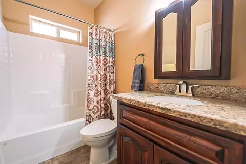 Bath - 10200 E 39 St, Yuma, AZ 85367 photo 4 of 4