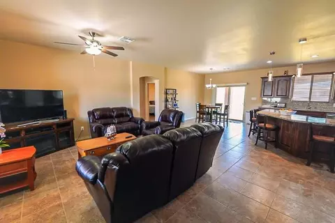 Living - 10200 E 39 St, Yuma, AZ 85367 photo 1 of 2