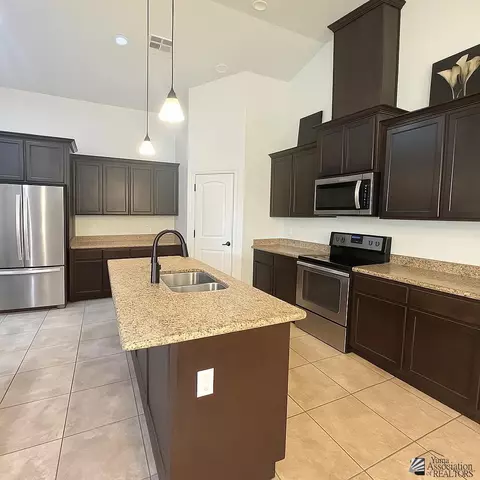 8732 E 35 St, Yuma, AZ 85365 photo 4