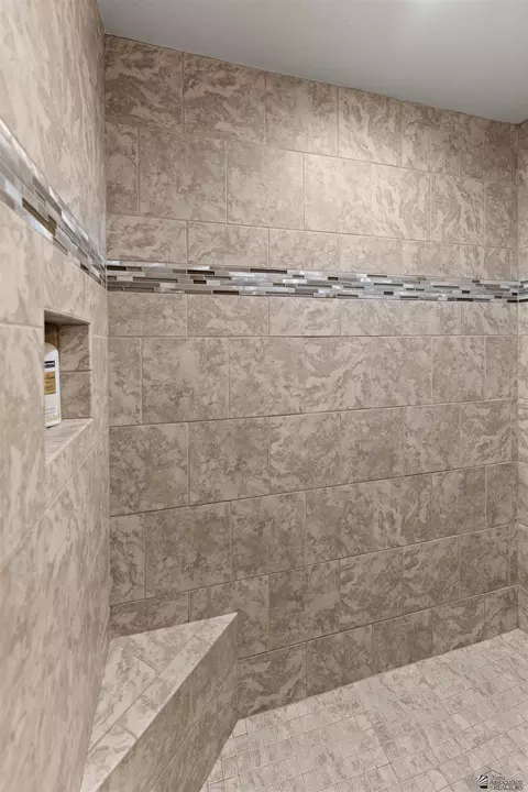 Bath - 5978 E 39 St, Yuma, AZ 85365 photo 2 of 2