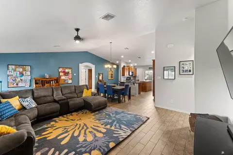 Living - 5978 E 39 St, Yuma, AZ 85365 photo 2 of 2