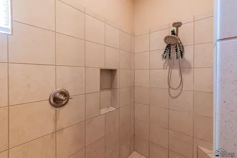 Bath - 7830 E 38 St, Yuma, AZ 85365 photo 2 of 3