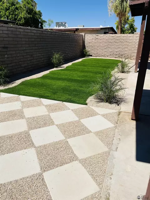 1465 E Laguna Pl, Yuma, AZ 85365