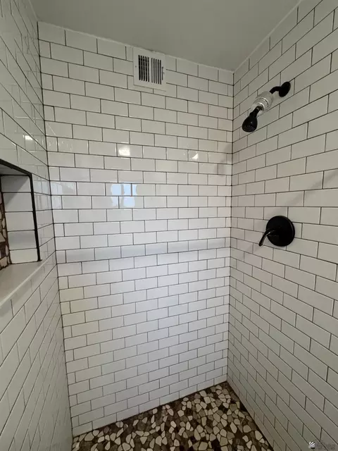 Bath - 1309 E 22 St, Yuma, AZ 85365 photo 2 of 4