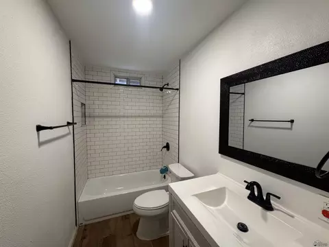 Bath - 1309 E 22 St, Yuma, AZ 85365 photo 3 of 4