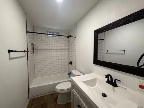 Bath - 1309 E 22 St, Yuma, AZ 85365 photo 4 of 4