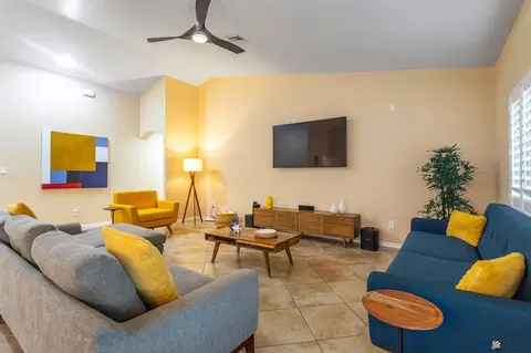 Living - 5952 E 39 Pl, Yuma, AZ 85365 photo 3 of 4