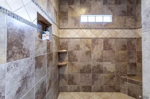 Bath - 5952 E 39 Pl, Yuma, AZ 85365 photo 2 of 3
