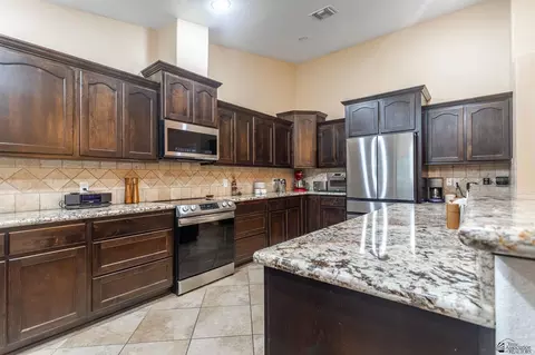 Kitchen - 5952 E 39 Pl, Yuma, AZ 85365 photo 1 of 4