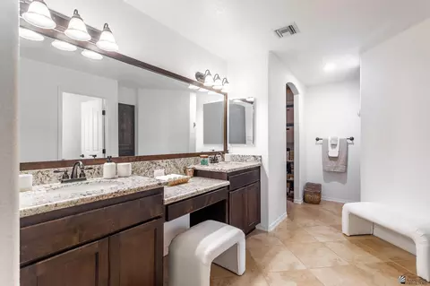 Bath - 5952 E 39 Pl, Yuma, AZ 85365 photo 1 of 3