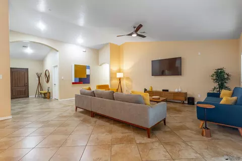 Living - 5952 E 39 Pl, Yuma, AZ 85365 photo 4 of 4