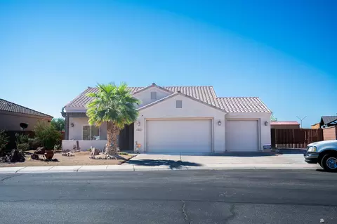 Exterior - 8043 E 35 Pl, Yuma, AZ 85365 photo 2 of 8