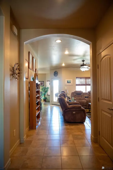 Entry Way - 8043 E 35 Pl, Yuma, AZ 85365 photo 2 of 2