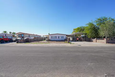 9367 E Saddle Dr, Yuma, AZ 85365