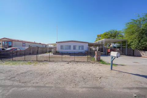 9367 E Saddle Dr, Yuma, AZ 85365 photo 2