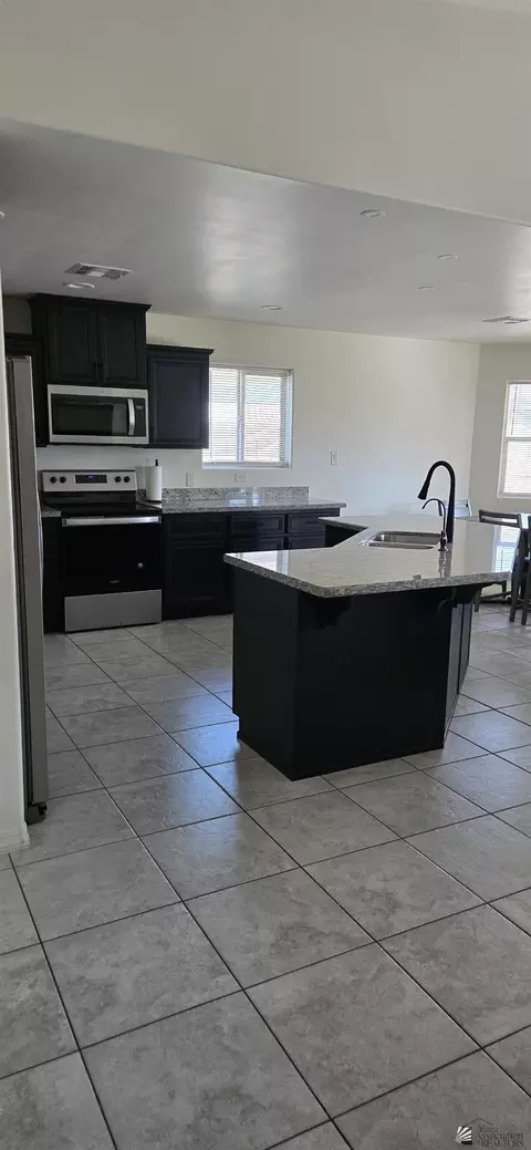 705 E 13 St, Somerton, AZ 85350 photo 2