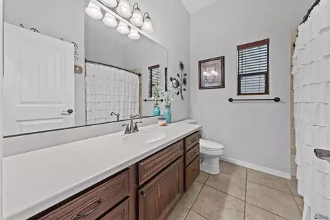 Bath - 12148 E 34 Pl, Yuma, AZ 85367 photo 1 of 3