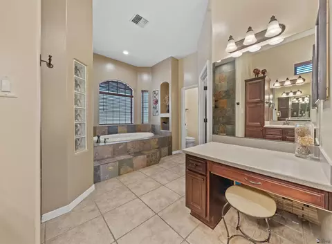 Bath - 12148 E 34 Pl, Yuma, AZ 85367 photo 2 of 3