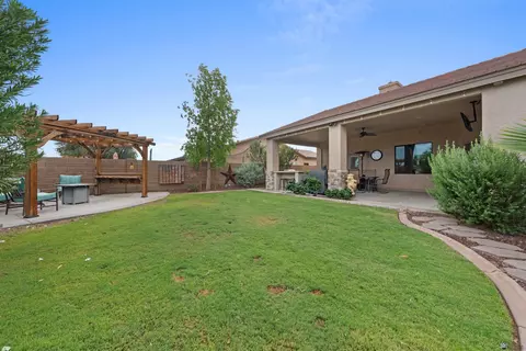 Exterior - 12148 E 34 Pl, Yuma, AZ 85367 photo 5 of 6