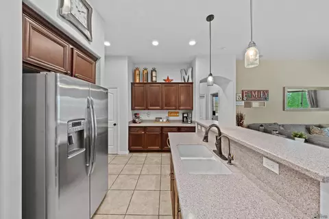 Kitchen - 12148 E 34 Pl, Yuma, AZ 85367 photo 2 of 3