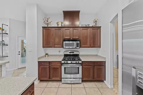 Kitchen - 12148 E 34 Pl, Yuma, AZ 85367 photo 3 of 3