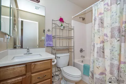Bath - 13730 E Driftwood Dr, Yuma, AZ 85367 photo 1 of 2