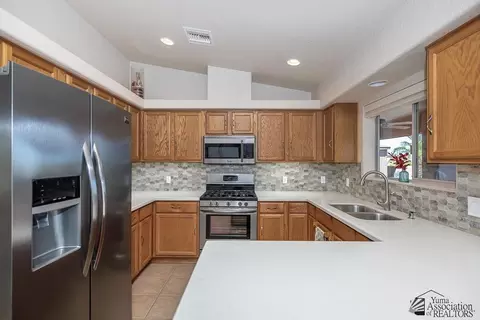 Kitchen - 13730 E Driftwood Dr, Yuma, AZ 85367 photo 2 of 5