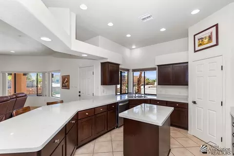 Kitchen - 14652 E 53 St, Yuma, AZ 85367 photo 2 of 4