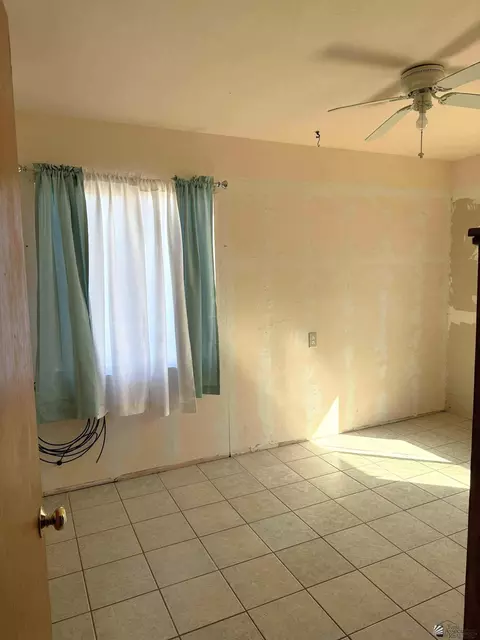 Bedroom - 1310 E 25 Pl, Yuma, AZ 85365 photo 2 of 3