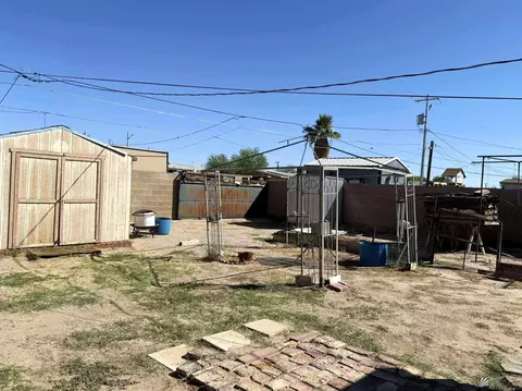 Exterior - 1310 E 25 Pl, Yuma, AZ 85365 photo 5 of 6