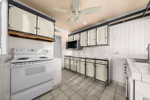 Kitchen - 256 E 26 St, Yuma, AZ 85364 photo 1 of 3