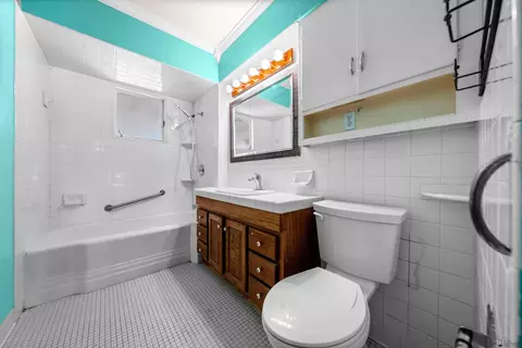 Bath - 256 E 26 St, Yuma, AZ 85364 photo 1 of 2