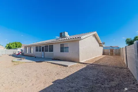 Exterior - 6314 E 43 St, Yuma, AZ 85365 photo 6 of 8