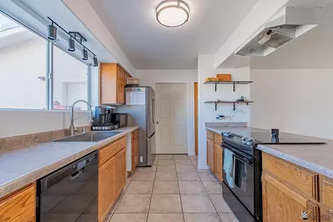 Kitchen - 6314 E 43 St, Yuma, AZ 85365 photo 1 of 2