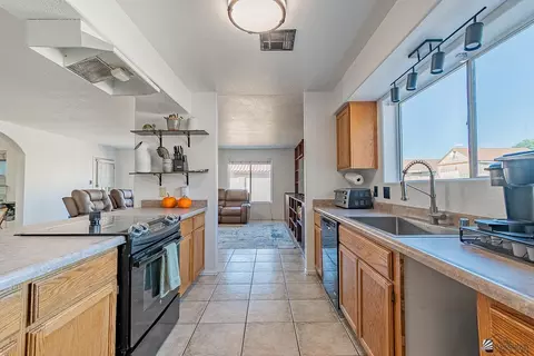 Kitchen - 6314 E 43 St, Yuma, AZ 85365 photo 2 of 2