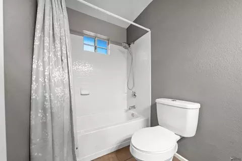 Bath - 7186 E 26 St, Yuma, AZ 85365 photo 3 of 4