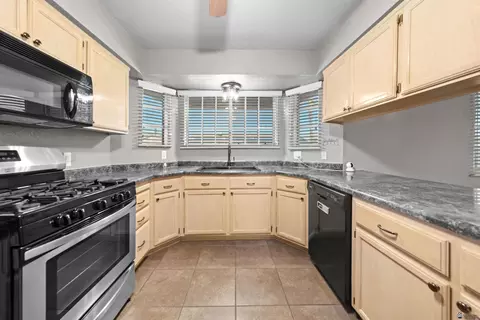 Kitchen - 7186 E 26 St, Yuma, AZ 85365 photo 1 of 2