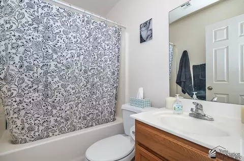 Bath - 10181 E 35 Pl, Yuma, AZ 85365 photo 1 of 2