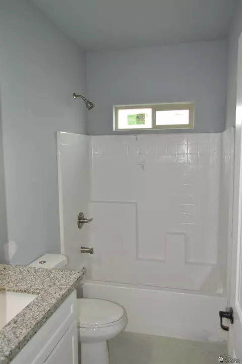 Bath - 13121 E 54 Dr, Yuma, AZ 85367 photo 1 of 2