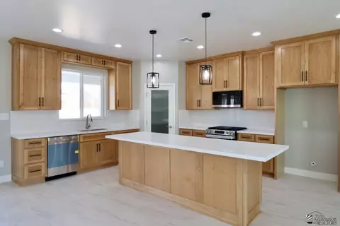 Kitchen - 10240 E 39 Way, Yuma, AZ 85365 photo 6 of 6