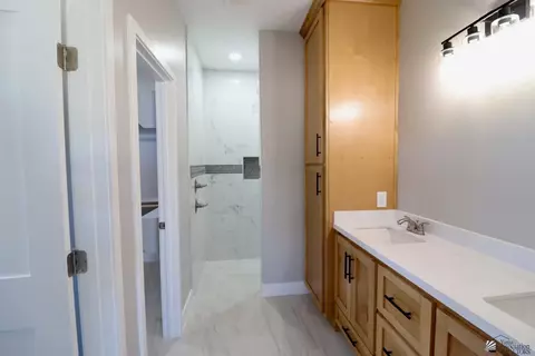 Bath - 10240 E 39 Way, Yuma, AZ 85365 photo 2 of 4